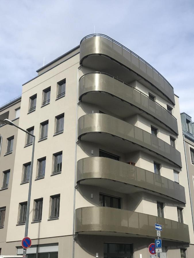 Tiny Apartment Spring Dresden Bagian luar foto
